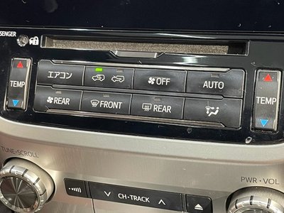 صورة 63 لـ 2016 Toyota LAND CRUISER 200