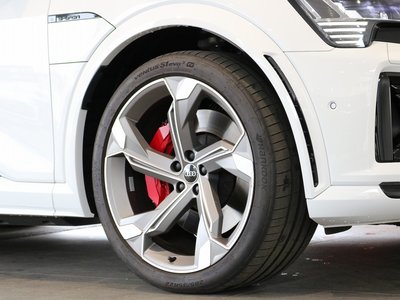 2024 AUDI SQ8 SPORTBACK E-TRON photo 6