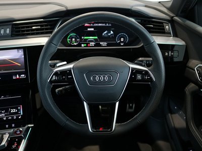 2024 AUDI SQ8 SPORTBACK E-TRON photo 8