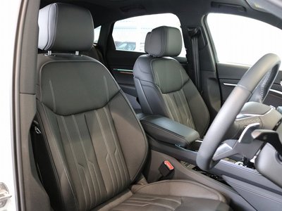 2024 AUDI SQ8 SPORTBACK E-TRON photo 9