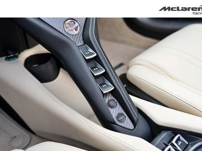 صورة 36 لـ 2021 Mclaren 720S SPIDER