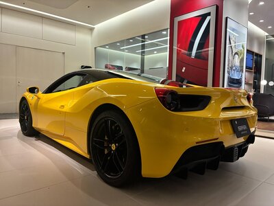 2018 Ferrari 488 GTB thumbnail 29