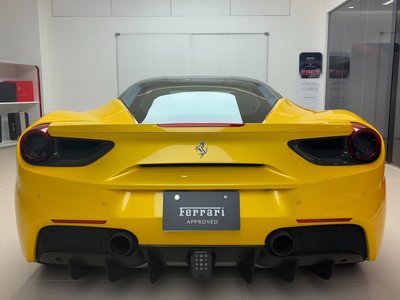 2018 Ferrari 488 GTB thumbnail 24