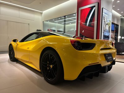 2018 Ferrari 488 GTB thumbnail 28