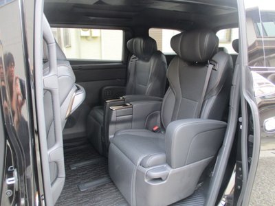 صورة 34 لـ 2024 Toyota ALPHARD