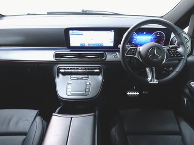 2025 Mercedes-BENZ V-CLASS photo 12