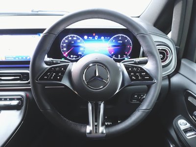 2025 Mercedes-BENZ V-CLASS photo 13