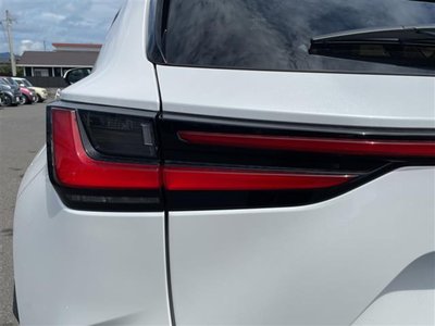 2023 Lexus NX thumbnail 40