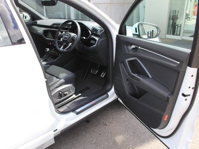 2026 AUDI Q3 photo 13