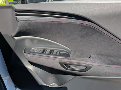 2025 Lexus LBX — миниатюра 33