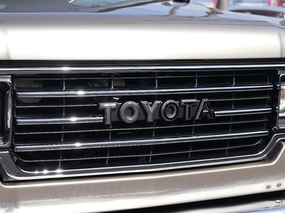 2006 Toyota LAND CRUISER 100 — миниатюра 39