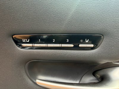 2021 Lexus LS thumbnail 36
