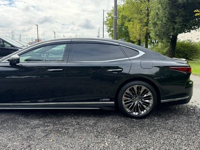 2021 Lexus LS photo 13
