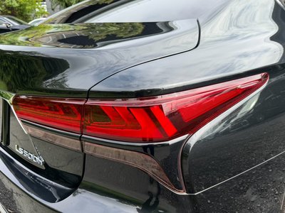 2021 Lexus LS thumbnail 24