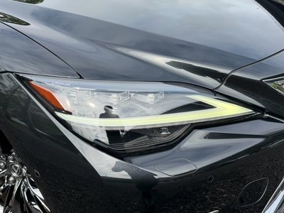 2021 Lexus LS photo 15