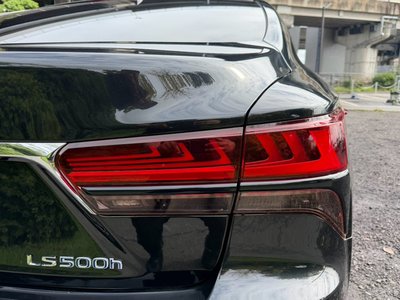 2021 Lexus LS thumbnail 23