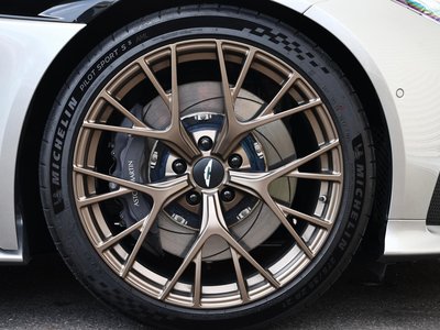 صورة 43 لـ 2024 Aston Martin DB12