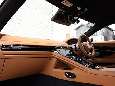 صورة 57 لـ 2024 Aston Martin DB12