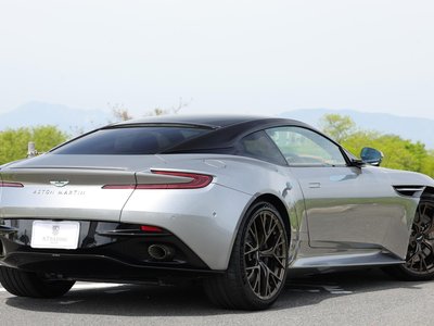 صورة 6 لـ 2024 Aston Martin DB12