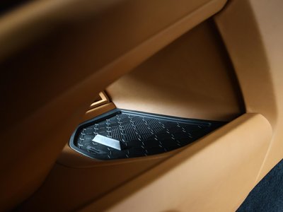 صورة 16 لـ 2024 Aston Martin DB12