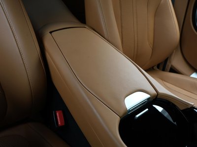 صورة 75 لـ 2024 Aston Martin DB12