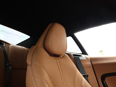 صورة 17 لـ 2024 Aston Martin DB12