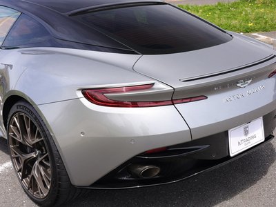 صورة 85 لـ 2024 Aston Martin DB12