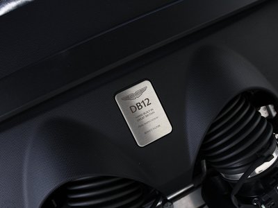 صورة 79 لـ 2024 Aston Martin DB12