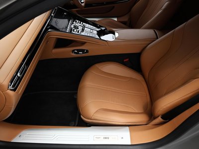 صورة 52 لـ 2024 Aston Martin DB12