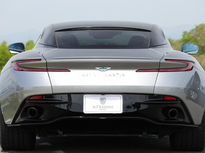 صورة 31 لـ 2024 Aston Martin DB12