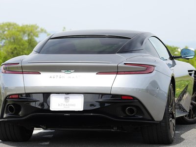 صورة 32 لـ 2024 Aston Martin DB12
