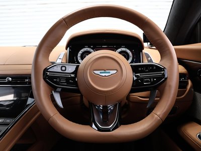 صورة 62 لـ 2024 Aston Martin DB12