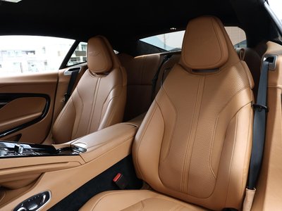 صورة 53 لـ 2024 Aston Martin DB12
