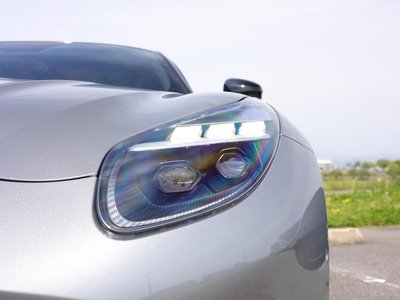 صورة 7 لـ 2024 Aston Martin DB12