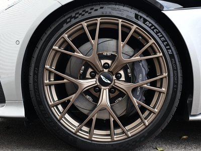 صورة 47 لـ 2024 Aston Martin DB12