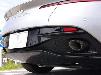 صورة 37 لـ 2024 Aston Martin DB12