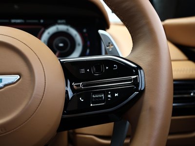 صورة 64 لـ 2024 Aston Martin DB12