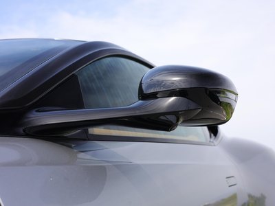 صورة 29 لـ 2024 Aston Martin DB12