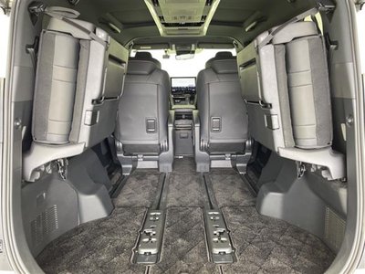 صورة 42 لـ 2023 Toyota ALPHARD