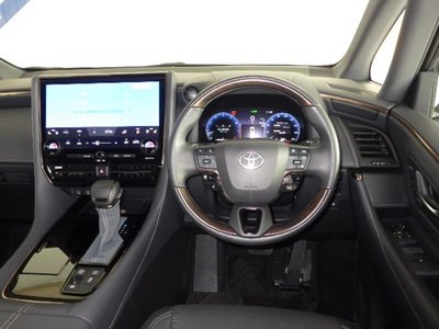 2023 Toyota ALPHARD — фото 7
