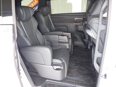 2023 Toyota ALPHARD — фото 23