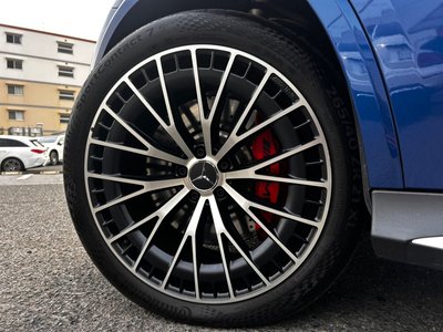 صورة 13 لـ 2025 Mercedes-BENZ GLC AMG