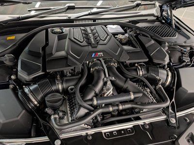 2023 BMW M8 thumbnail 21