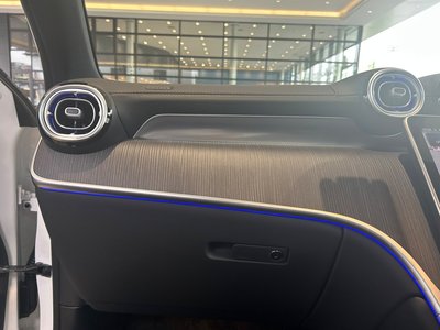 2025 Mercedes-BENZ GLC photo 13