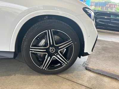 2025 Mercedes-BENZ GLC thumbnail 30
