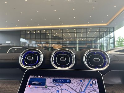 2025 Mercedes-BENZ GLC photo 7