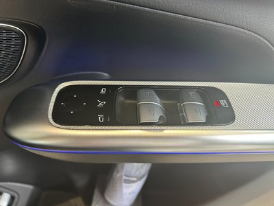 2025 Mercedes-BENZ GLC photo 5