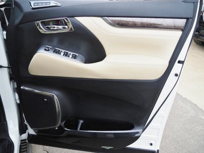 صورة 66 لـ 2020 Toyota ALPHARD