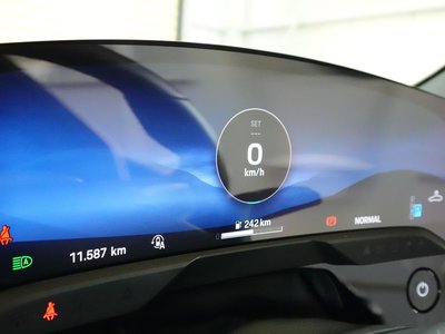 2026 Porsche TAYCAN thumbnail 56
