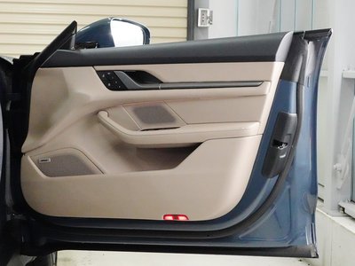 2026 Porsche TAYCAN photo 8